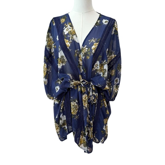 Women's 1X Blue Floral Crochet Lace Kimono Tie Wrap Sheer Plus Relaxed Blouse - Picture 1 of 4
